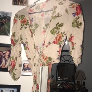 One the land wrap around top.